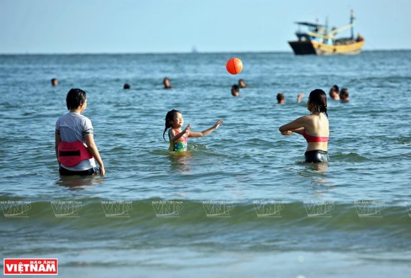 bãi sau vũng tàu biển xanh cát trắng