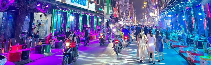 ben tau bach dang hinh anh