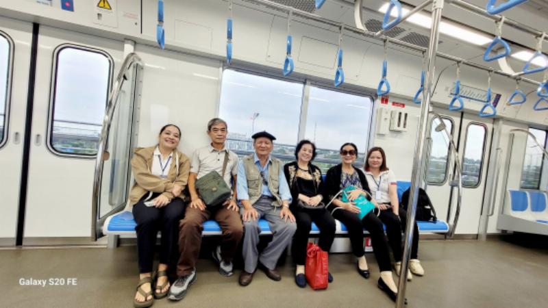 Bến tàu cánh ngầm Sài Gòn nhộn nhịp