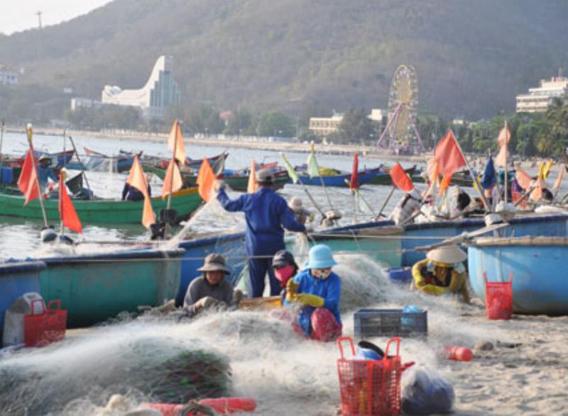 Bến tàu cánh ngầm Vũng Tàu tấp nập khách du lịch
