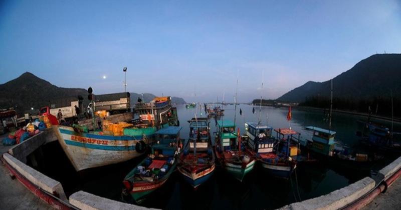 cảng Bến Đầm, Côn Đảo nơi tàu cập bến