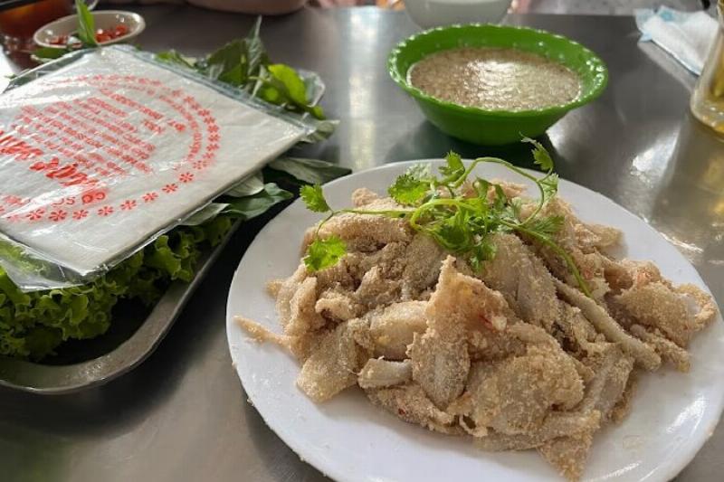 cac-mon-dac-san-vung-tau-banh-khot-goi-ca-mai-lau-ca-duoi
