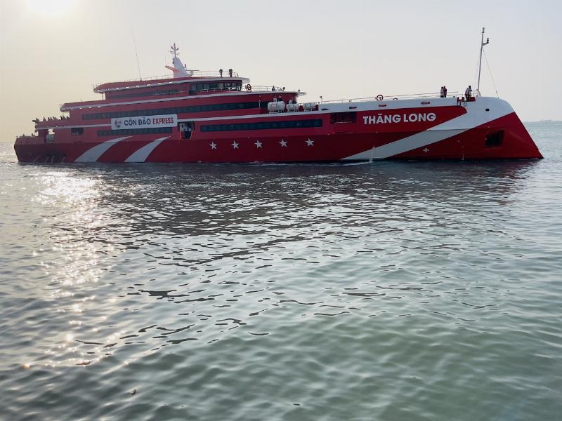 Ngắm cảnh biển từ tàu cao tốc đi Vũng Tàu