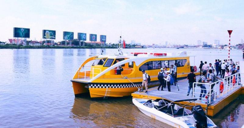 Nội thất bên trong tàu cánh ngầm hiện đại