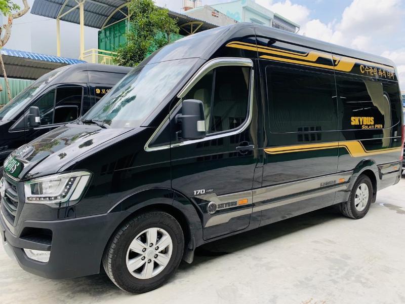 Taxi đón khách tại cổng bến tàu Vũng Tàu