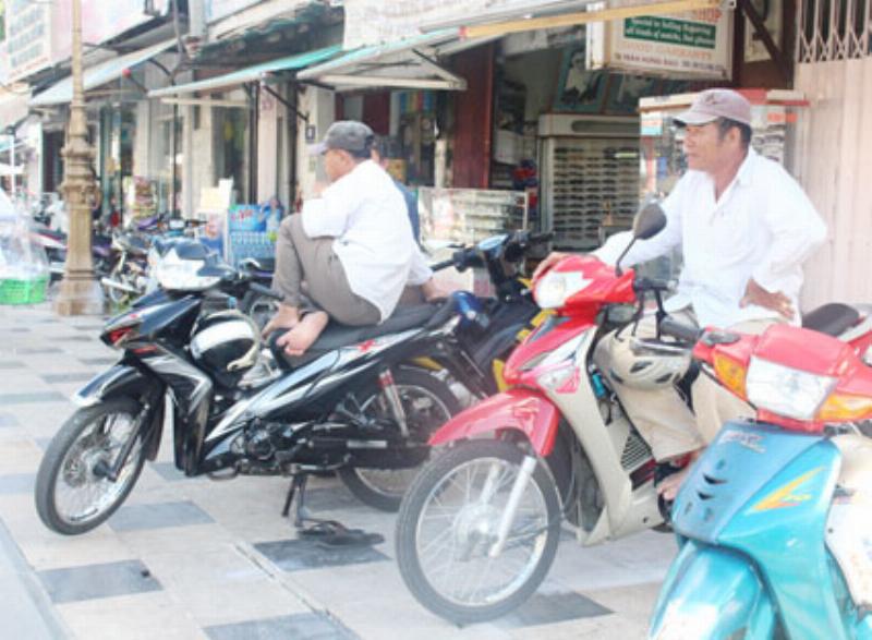 Xe taxi đang chờ khách ở Vũng Tàu